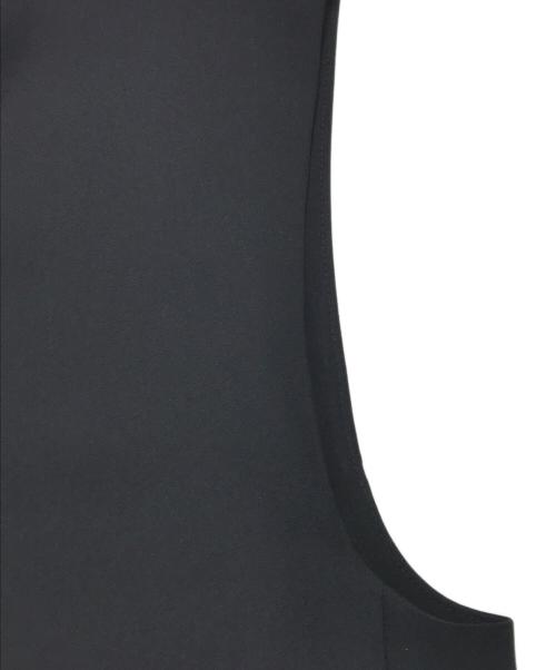 icB（アイシービー）icB (アイシービー) Fluid Back Satinジレ ブラック サイズ:4の古着・服飾アイテム