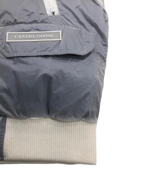 CANADA GOOSE（カナダグース）CANADA GOOSE (カナダグース) X-Ray Chilliwack（エックスレイ　チリワック） ボンバーダウンジャケット ブルー×ホワイト サイズ:Sの古着・服飾アイテム