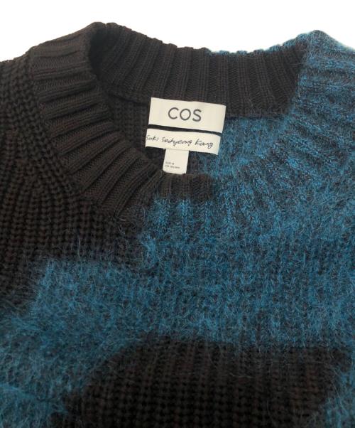 COS（コス）COS (コス) ジオメトリックモックネックニット ブラウン×ブルー サイズ:Mの古着・服飾アイテム