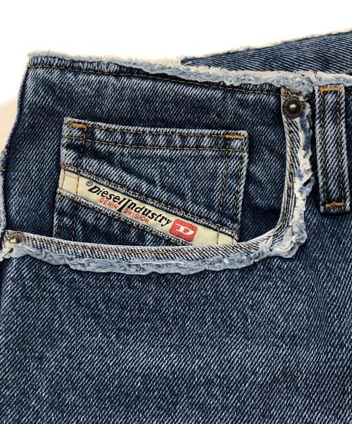 DIESEL（ディーゼル）DIESEL (ディーゼル) カットオフデニムパンツ インディゴ サイズ:W26の古着・服飾アイテム