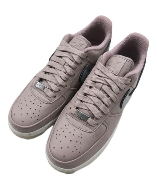 NIKE（ナイキ）NIKE (ナイキ) A Ma Maniere (ア・マ・マニエール) Air Force 1 Low '07 スニーカー ピンク サイズ:US9.5/UK7/EUR41の古着・服飾アイテム