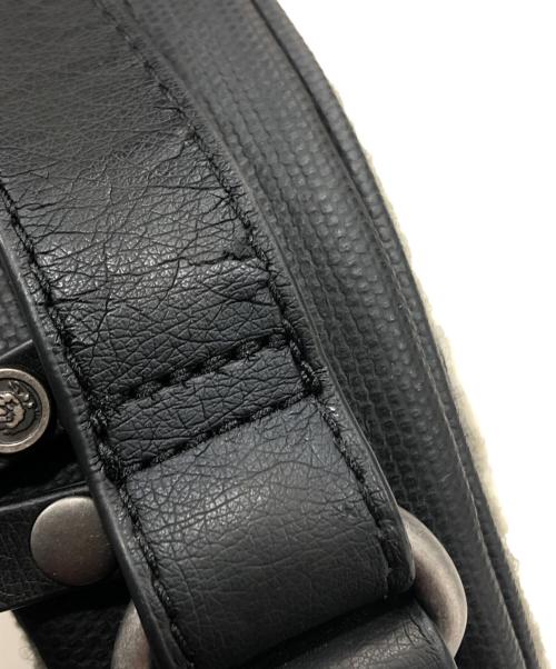 DIESEL（ディーゼル）DIESEL (ディーゼル) サークルショルダーバッグ カーキの古着・服飾アイテム