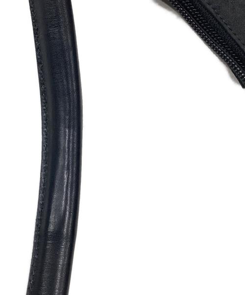 GUCCI（グッチ）GUCCI (グッチ) GGキャンバスショルダーバッグ ブラックの古着・服飾アイテム