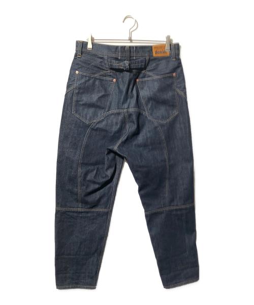 JUNYA WATANABE COMME des GARCONS（(ジュンヤワタナベ コムデギャルソン）JUNYA WATANABE COMME des GARCONS ((ジュンヤワタナベ コムデギャルソン) イエローステッチシンチバックデニムパンツ インディゴ サイズ:Mの古着・服飾アイテム