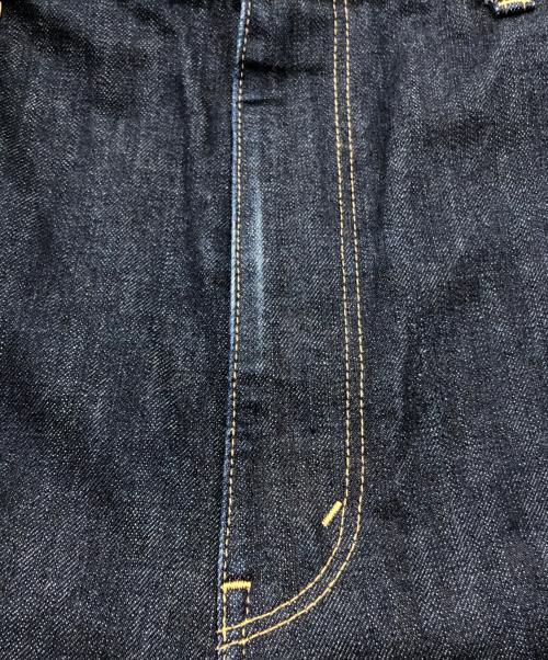 JUNYA WATANABE COMME des GARCONS（(ジュンヤワタナベ コムデギャルソン）JUNYA WATANABE COMME des GARCONS ((ジュンヤワタナベ コムデギャルソン) イエローステッチシンチバックデニムパンツ インディゴ サイズ:Mの古着・服飾アイテム