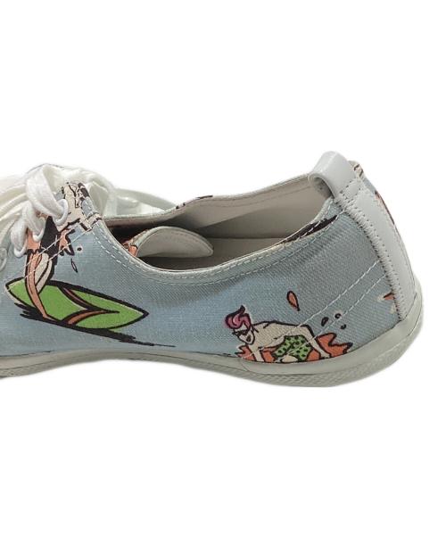 PRADA SPORTS（プラダスポーツ）PRADA SPORTS (プラダスポーツ) サーフィン柄ローカットスニーカー スカイブルー サイズ:6.5の古着・服飾アイテム