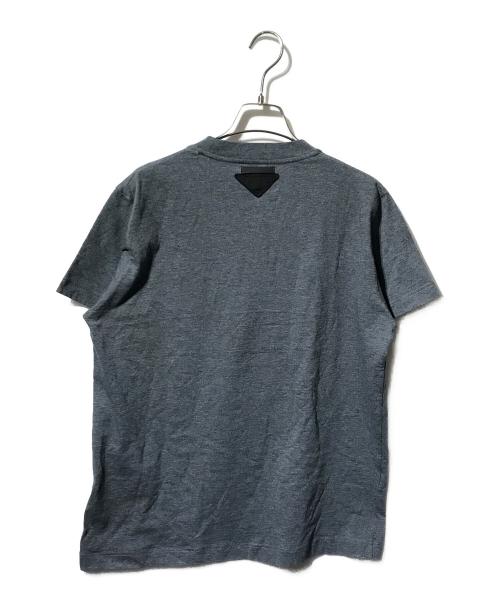 PRADA（プラダ）PRADA (プラダ) スタッズ付きアップリケTシャツ/半袖カットソー グレー サイズ:Sの古着・服飾アイテム