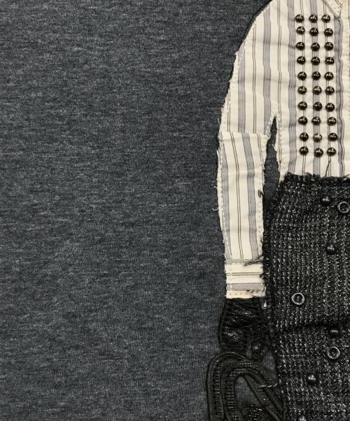 PRADA（プラダ）PRADA (プラダ) スタッズ付きアップリケTシャツ/半袖カットソー グレー サイズ:Sの古着・服飾アイテム
