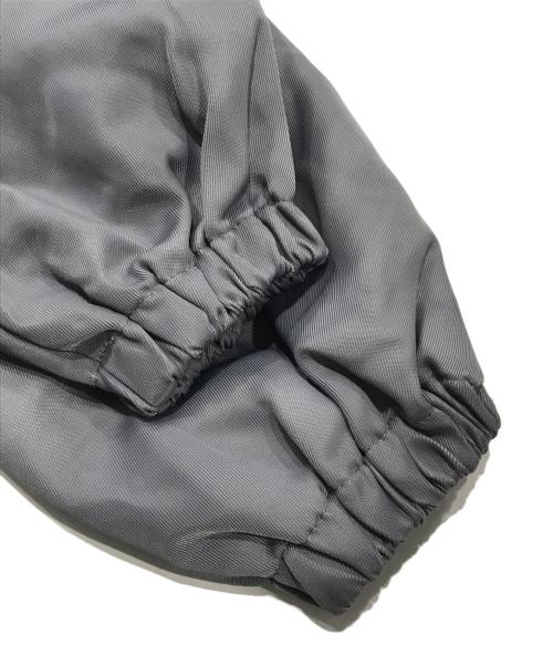 EMODA（エモダ）EMODA (エモダ) ボックスEマークショートブルゾン グレー サイズ:FREEEの古着・服飾アイテム