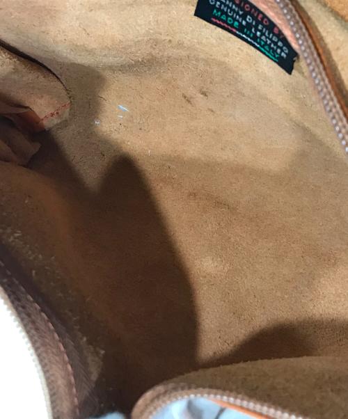 IL BISONTE（イル ビゾンテ）IL BISONTE (イル ビゾンテ) フラップ レザーショルダーバッグ キャメルの古着・服飾アイテム