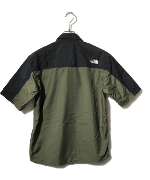 THE NORTH FACE（ザ ノース フェイス）THE NORTH FACE (ザ ノース フェイス) ショートスリーブヌプシシャツ/S/S Nuptse Shirt ブラック×オリーブ（ニュートープ） サイズ:Sの古着・服飾アイテム