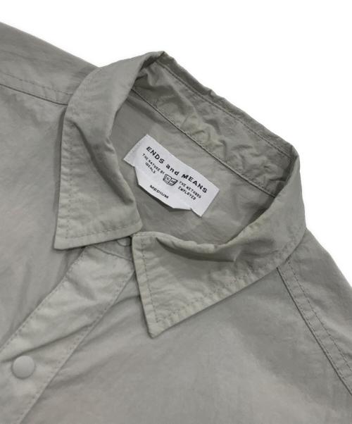 ENDS and MEANS（エンズアンド ミーンズ）ENDS AND MEANS (エンズアンド ミーンズ) ライトシャツジャケット／ナイロンジャケット ベージュ サイズ:Mの古着・服飾アイテム