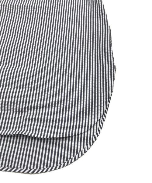 IENA（イエナ）IENA (イエナ) シアサッカータンクトップ/ノースリーブブラウス グレー×ホワイト サイズ:FREEの古着・服飾アイテム