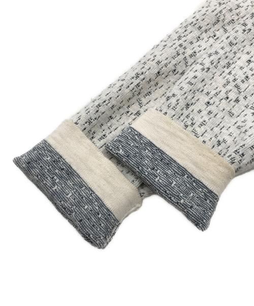 STONE ISLAND（ストーンアイランド）STONE ISLAND (ストーンアイランド) ベイジコットンライトウェイトニット/柄ニット ホワイト×ブラック サイズ:Sの古着・服飾アイテム