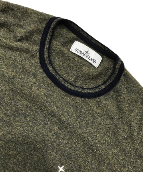 STONE ISLAND（ストーンアイランド）STONE ISLAND (ストーンアイランド) スモールロゴ刺繍ニット ネイビー×イエロー サイズ:Sの古着・服飾アイテム