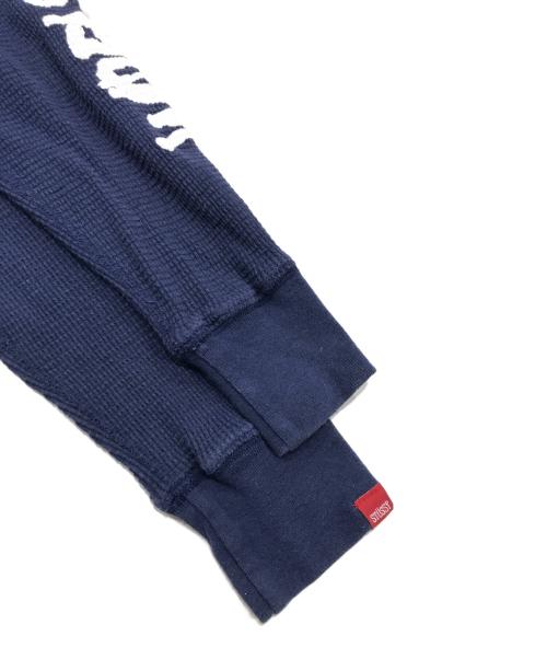 stussy（ステューシー）stussy (ステューシー) プリントサーマルカットソー/ロゴプリントカットソー ネイビー サイズ:Mの古着・服飾アイテム