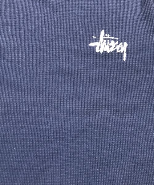 stussy（ステューシー）stussy (ステューシー) プリントサーマルカットソー/ロゴプリントカットソー ネイビー サイズ:Mの古着・服飾アイテム