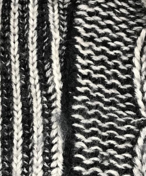 STONE ISLAND（ストーンアイランド）STONE ISLAND (ストーンアイランド) フロスト・カラー・コロージョン・プルオーバーニット/ラグランスリーブニット ホワイト×ブラック サイズ:Sの古着・服飾アイテム