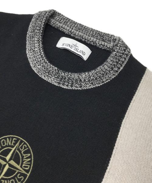 STONE ISLAND（ストーンアイランド）STONE ISLAND (ストーンアイランド) ロゴ プルオーバー ニット セーター/マルチカラーニット ホワイト×ブラック サイズ:Sの古着・服飾アイテム