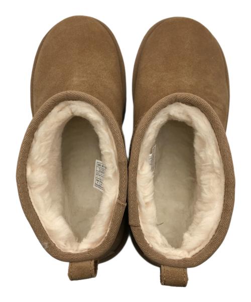 UGG（アグ）UGG (アグ) クラシックウルトラミニプラットフォーム/ボアブーツ ベージュ サイズ:24.0の古着・服飾アイテム