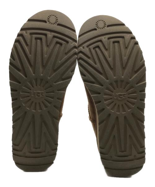 UGG（アグ）UGG (アグ) クラシックウルトラミニプラットフォーム/ボアブーツ ベージュ サイズ:24.0の古着・服飾アイテム