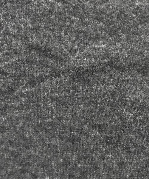 PLAY COMME des GARCONS（プレイコムデギャルソン）PLAY COMME des GARCONS (プレイコムデギャルソン) ハートワッペンVネックカーディガン/ウールカーディガン グレー サイズ:Mの古着・服飾アイテム