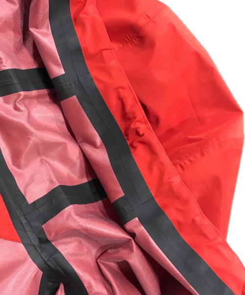 BOTTEGA VENETA（ボッテガベネタ）BOTTEGA VENETA (ボッテガベネタ) ジップアップナイロンフーデットジャケット レッド サイズ:Sの古着・服飾アイテム