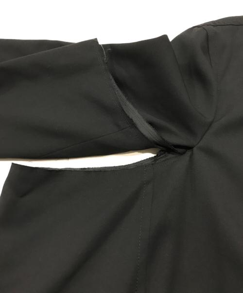 COMME des GARCONS HOMME PLUS（コムデギャルソンオムプリュス）COMME des GARCONS HOMME PLUS (コムデギャルソンオムプリュス) オーバーサイドドッキングコート/ ブラック×ホワイト サイズ:Sの古着・服飾アイテム