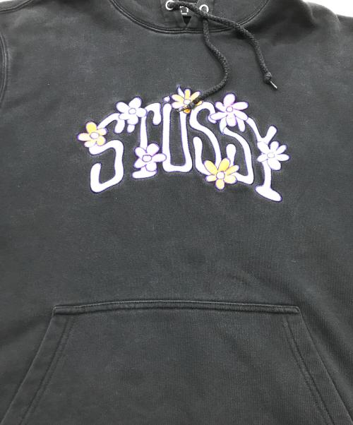 stussy（ステューシー）stussy (ステューシー) フローラルロゴフーディー/ロゴパーカー ブラック サイズ:Mの古着・服飾アイテム