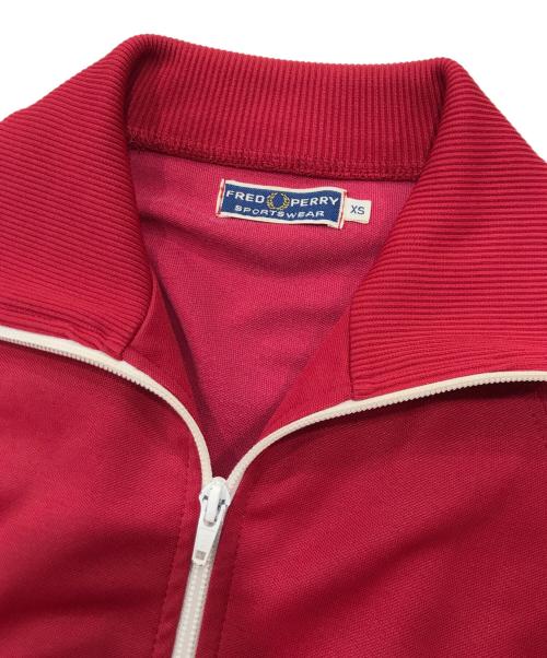 FRED PERRY（フレッドペリー）FRED PERRY (フレッドペリー) トラックジャケット/ラグランジャケット レッド サイズ:ＸＳの古着・服飾アイテム