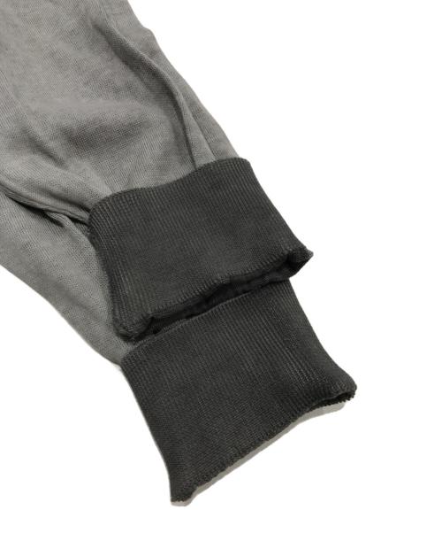 ARMANI COLLEZIONI（アルマーニ コレツィオーニ）ARMANI COLLEZIONI (アルマーニ コレツィオーニ) グラデーションニット/長袖ニット グレー サイズ:52の古着・服飾アイテム