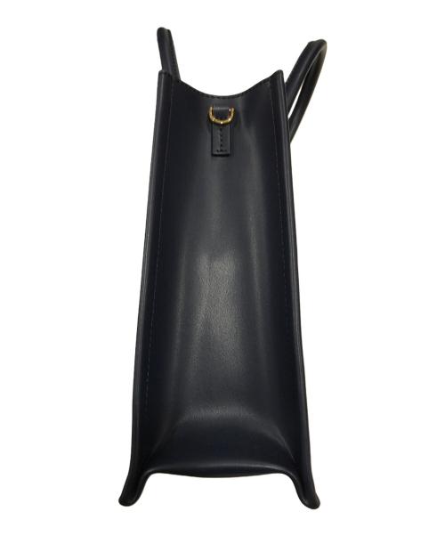 CHARLES & KEITH（チャールズアンドキース）CHARLES & KEITH (チャールズアンドキース) クローバートラペーズトートバック/ショルダーバッグ ネイビー 未使用品の古着・服飾アイテム