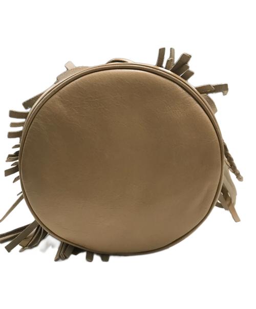 J&M DAVIDSON（ジェイ＆エム デヴィッドソン）J&M DAVIDSON (ジェイ＆エム デヴィッドソン) カーニバル ショルダーバッグ/シリンダー型ショルダーバッグ ベージュの古着・服飾アイテム