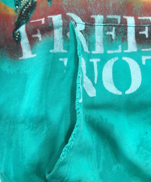 FIRST ROW（ファーストロウ）FIRST ROW (ファーストロウ) プリント装飾パーカー/フーデッドパーカー グリーン サイズ:Sの古着・服飾アイテム