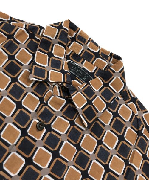 PRADA（プラダ）PRADA (プラダ) 総柄長袖シャツ ブラウン×ブラック サイズ:37の古着・服飾アイテム