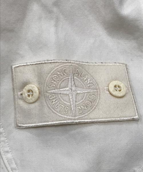 STONE ISLAND（ストーンアイランド）STONE ISLAND (ストーンアイランド) ゴーストピース ダブルZIP シャツ ジャケット ホワイト サイズ:Sの古着・服飾アイテム