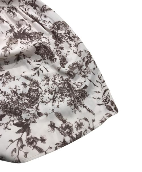 MISTREASS（ミストレアス）mistreass (ミストレアス) ベルト付き花柄ワンピース ピンク サイズ:Fの古着・服飾アイテム