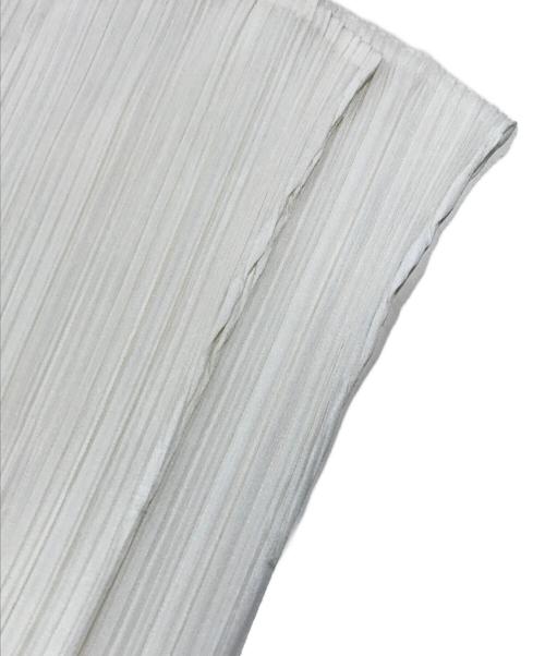 IKKO TANAKA PLEATS PLEASE（イッコウ・タナカ・プリーツ・プリーズ）IKKO TANAKA PLEATS PLEASE (イッコウ・タナカ・プリーツ・プリーズ) プリーツノースリーブワンピース ホワイト サイズ:4の古着・服飾アイテム