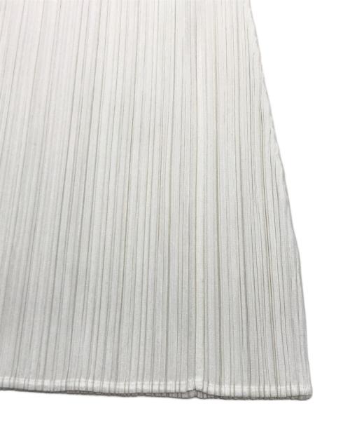 IKKO TANAKA PLEATS PLEASE（イッコウ・タナカ・プリーツ・プリーズ）IKKO TANAKA PLEATS PLEASE (イッコウ・タナカ・プリーツ・プリーズ) プリーツノースリーブワンピース ホワイト サイズ:4の古着・服飾アイテム