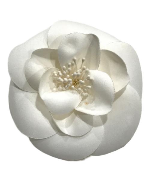 CHANEL（シャネル）CHANEL (シャネル) カメリアブローチ ホワイトの古着・服飾アイテム
