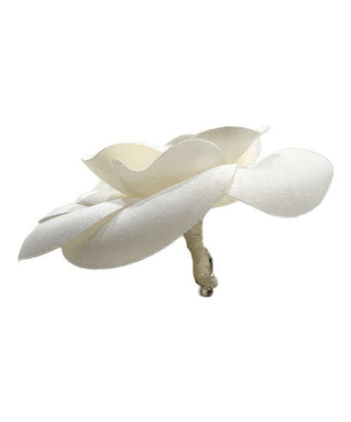 CHANEL（シャネル）CHANEL (シャネル) カメリアブローチ ホワイトの古着・服飾アイテム