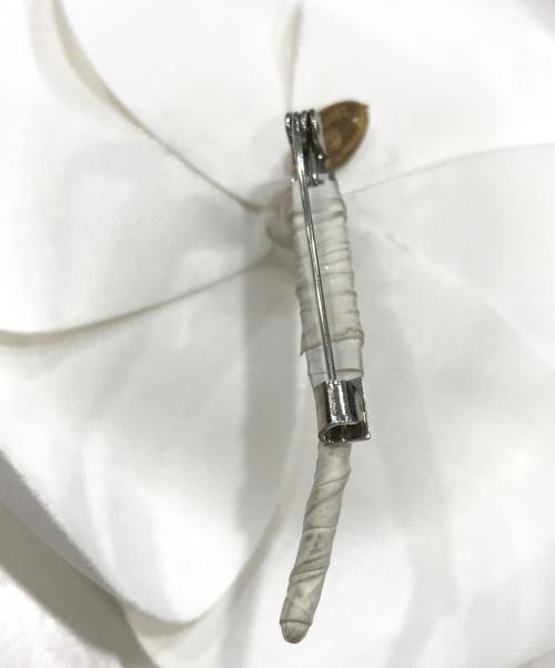 CHANEL（シャネル）CHANEL (シャネル) カメリアブローチ ホワイトの古着・服飾アイテム