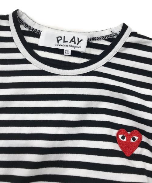 PLAY COMME des GARCONS（プレイコムデギャルソン）PLAY COMME des GARCONS (プレイコムデギャルソン) ボーダーカットソー/ロゴカットソー ホワイト×ブラック サイズ:ＸＸＬの古着・服飾アイテム