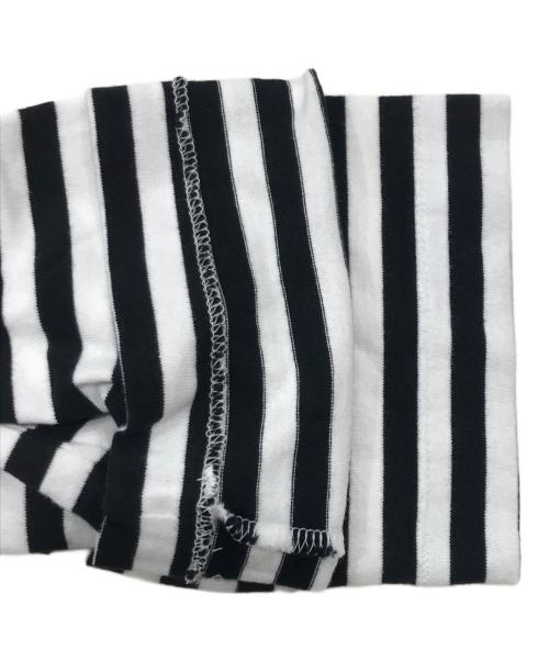 PLAY COMME des GARCONS（プレイコムデギャルソン）PLAY COMME des GARCONS (プレイコムデギャルソン) ボーダーカットソー/ロゴカットソー ホワイト×ブラック サイズ:ＸＸＬの古着・服飾アイテム