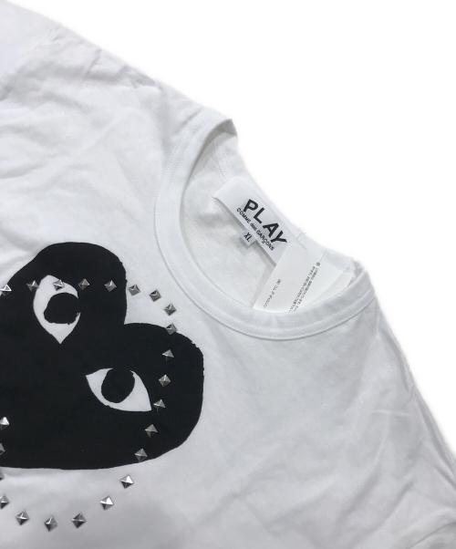 PLAY COMME des GARCONS（プレイコムデギャルソン）PLAY COMME des GARCONS (プレイコムデギャルソン) スタッズ ハート ロゴTシャツ/オーバーサイズＴシャツ/クールネックＴシャツ/ハートプリントＴシャツ ホワイト サイズ:ＸＬの古着・服飾アイテム