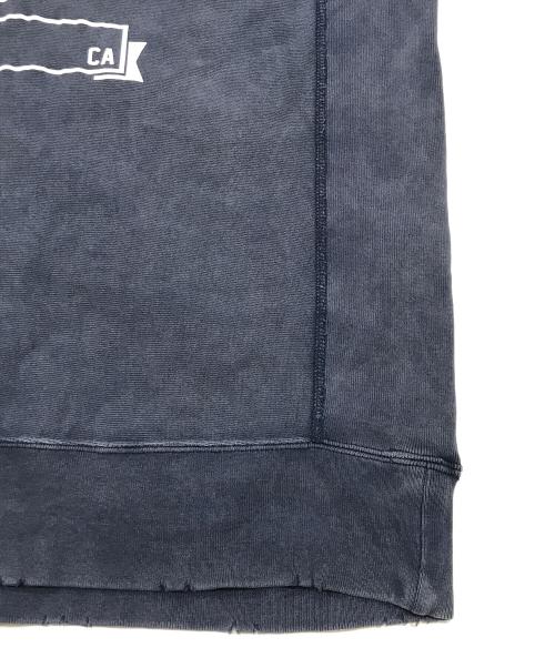 Champion（チャンピオン）Champion (チャンピオン) フェードリバースウィーブスウェット/ダメージ加工クルーネックスウェット ネイビー サイズ:Mの古着・服飾アイテム