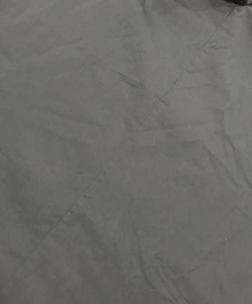 EVA MANN（エヴァ マン）EVA MANN (エヴァ マン) ラッフルショルダーブラウス/バックボタンブラウス ブラック サイズ:36の古着・服飾アイテム