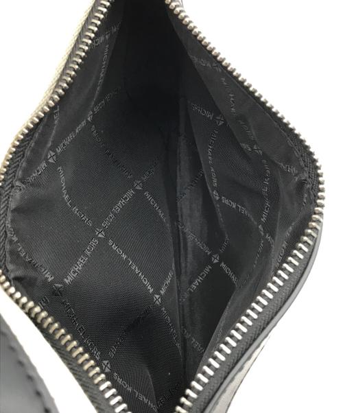 MICHAEL KORS（マイケル・コース）MICHAEL KORS (マイケル・コース) ロゴショルダーバッグ ベージュ×ブラックの古着・服飾アイテム