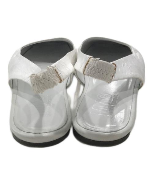 MM6 Maison Margiela（エムエムシックスメゾンマルジェラ）MM6 Maison Margiela (エムエムシックスメゾンマルジェラ) フラットパンプス/サンダル ホワイト サイズ:37の古着・服飾アイテム