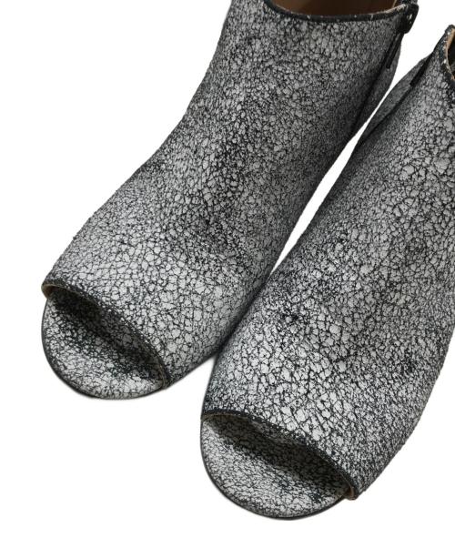Maison Margiela 22（メゾンマルジェラ）Maison Margiela 22 (メゾンマルジェラ) オープントゥ ブーティー グレー×ブラック サイズ:39　1/2の古着・服飾アイテム